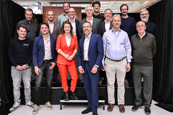 Space Investor (2).jpg